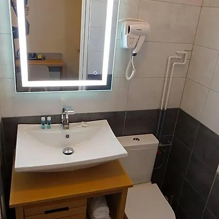 Hoche Hotel 2*
